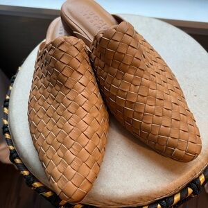 Prague Woven Mule - Cognac